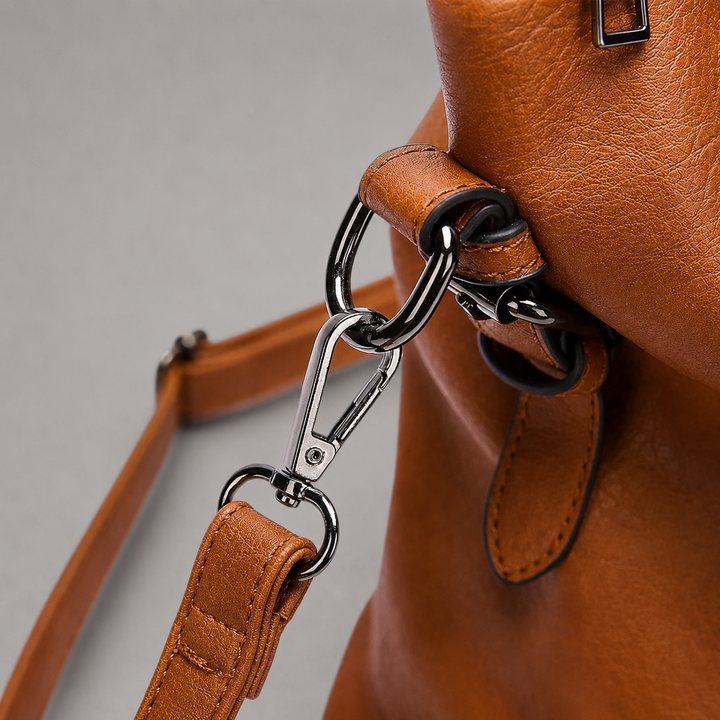 Rena | Tote Bag Buckle Detail Removable Strap